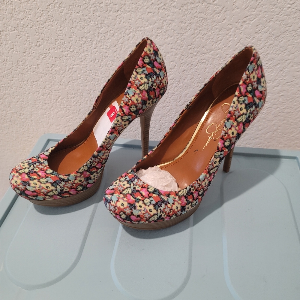 Shoes - Picture 2 of 3